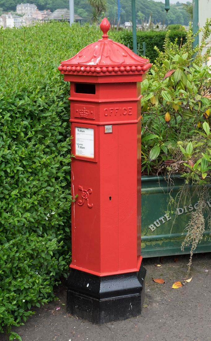 Roter Briefkasten